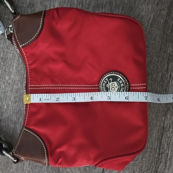 Dooney & Bourke Wayfarer red shoulder bag - Picture 12 of 14
